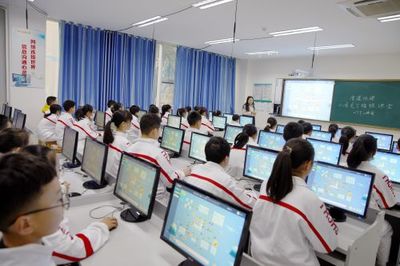 網(wǎng)易公益“一塊屏”點亮巫山 智慧教育成果惠及萬名中小學(xué)生